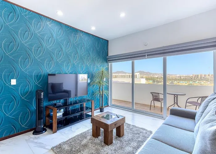 Luxury With Shared Gym, Rooftop Pool, And Centrally Located Ferienhaus *