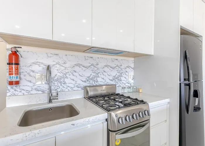 Ferienhaus Luxury With Shared Gym, Rooftop Pool, And Centrally Located