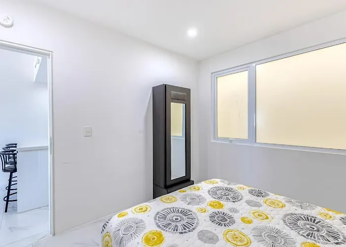 Ferienhaus Luxury With Shared Gym, Rooftop Pool, And Centrally Located Cabo San Lucas